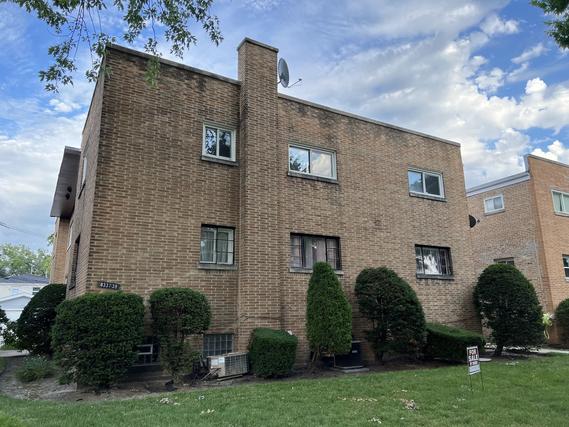 8337 N Christiana Ave. #2W, Skokie, IL 60076