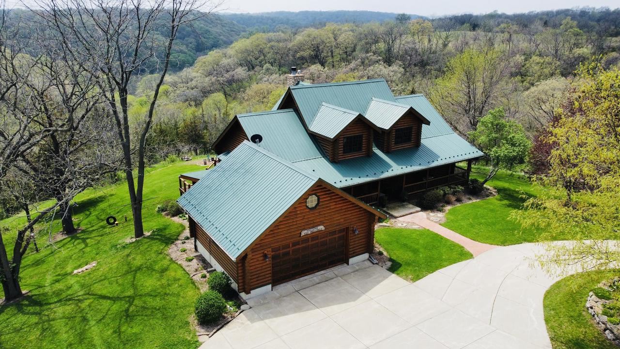 8017 W Chestnut Mountain Rd., Hanover, IL 61041