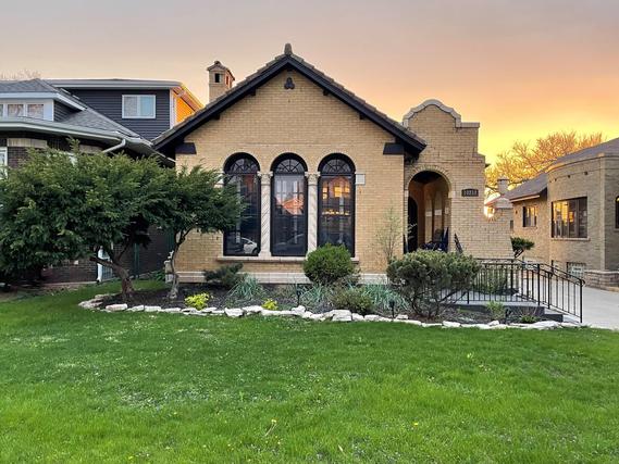 10212 S Oakley Ave., Chicago, IL 60643