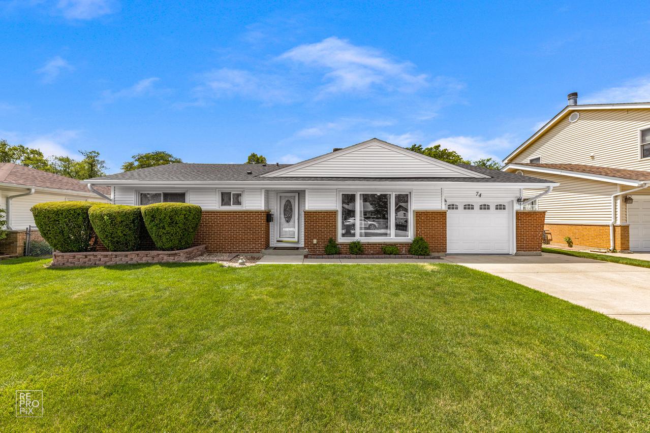 74 Ridgewood Rd., Elk Grove Village, IL 60007