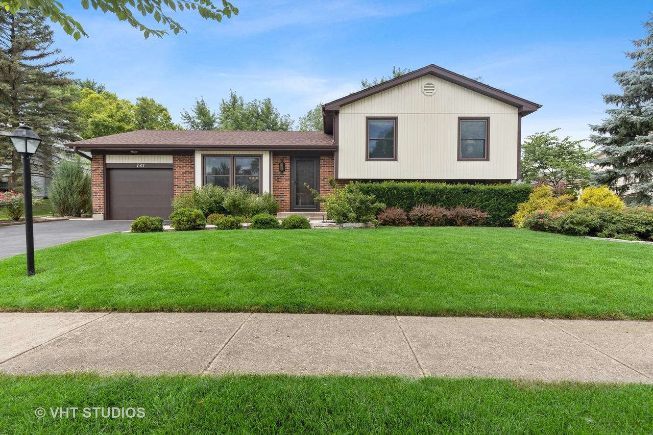 787 Brookfield Ct., Lake Zurich, IL 60047