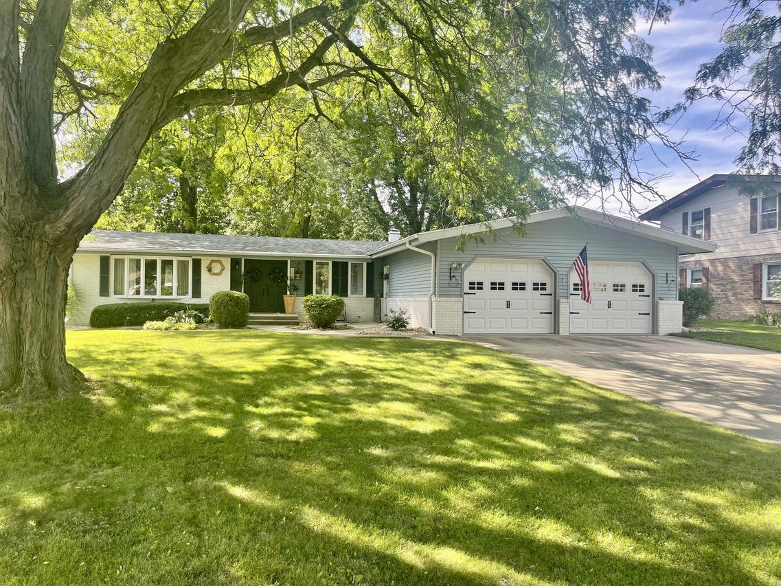 23 Cambridge Dr., Spring Valley, IL 61362