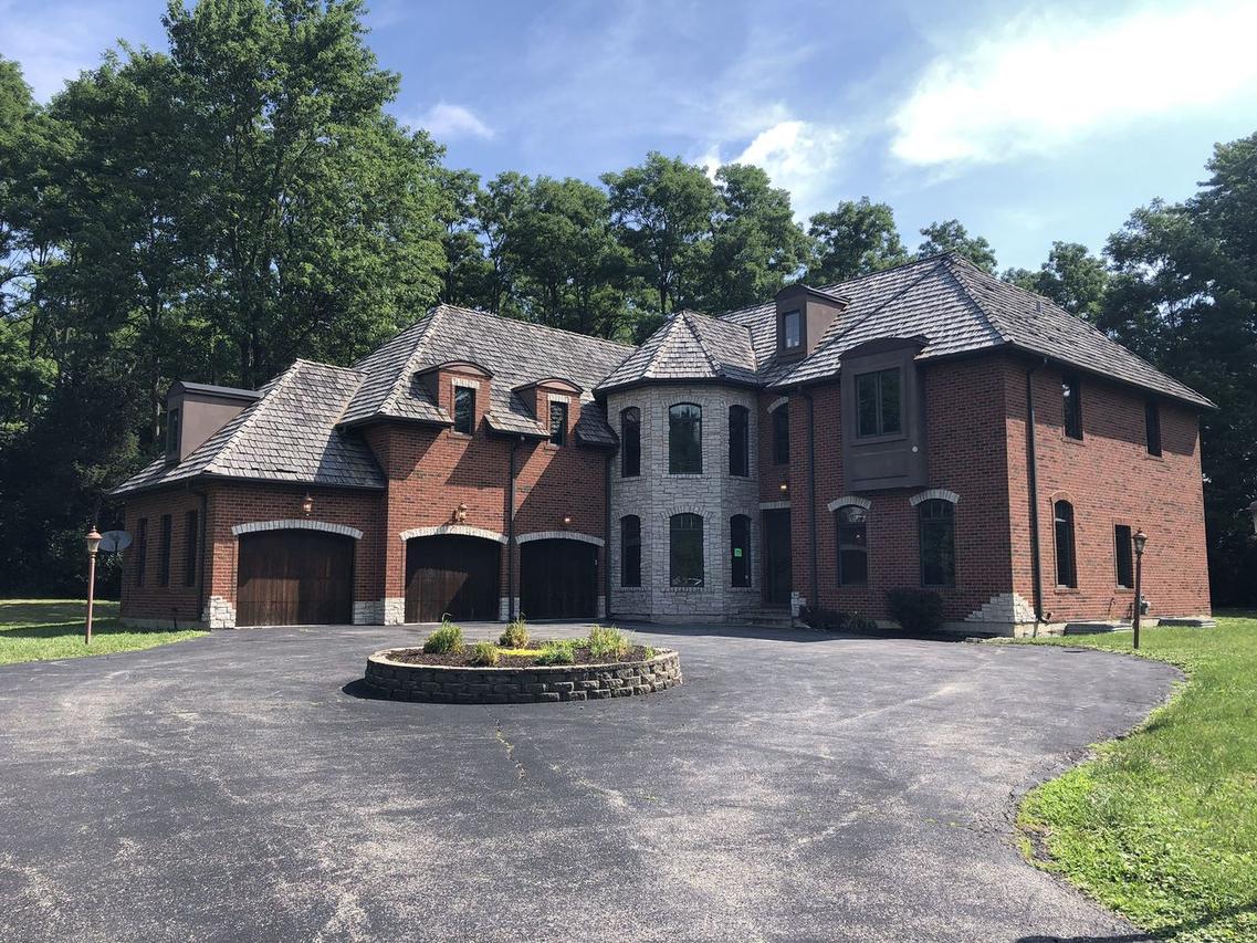 2244 Ardmore Ave., Inverness, IL 60067