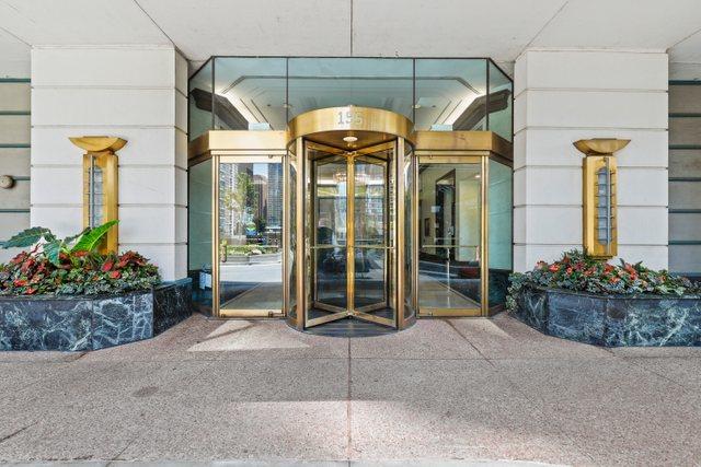 195 N Harbor Dr. #4001, Chicago, IL 60601