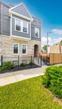 4507 W Congress Pkwy., Chicago, IL 60624