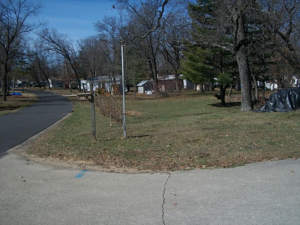 2/202 Woodhaven Dr., Sublette, IL 61367