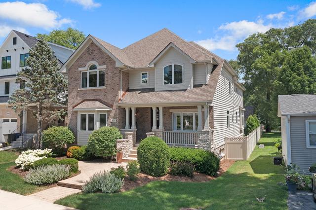 936 N Loomis St., Naperville, IL 60563