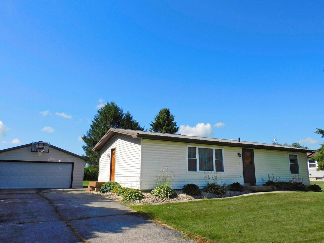 19 Baalton St., German Valley, IL 61039