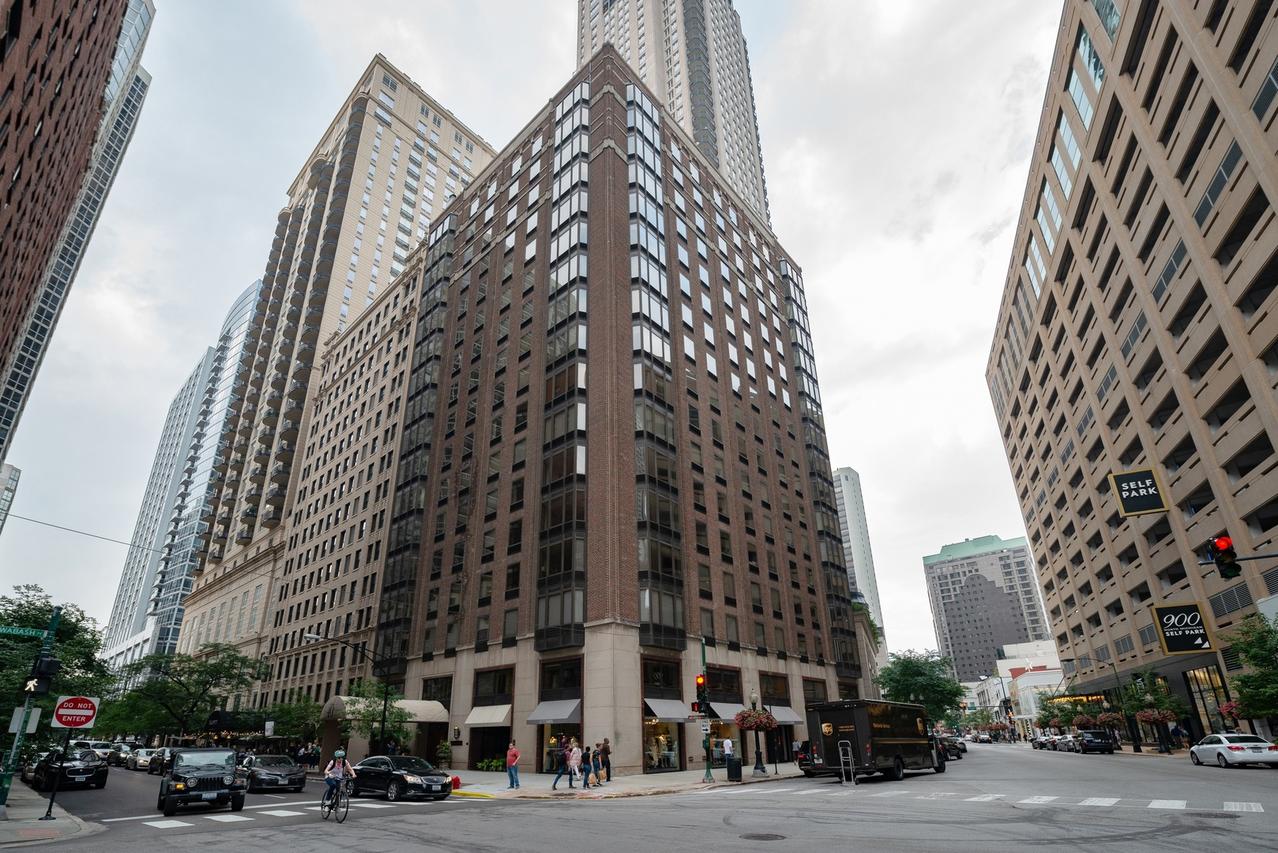 40 E Delaware Pl. #602, Chicago, IL 60611