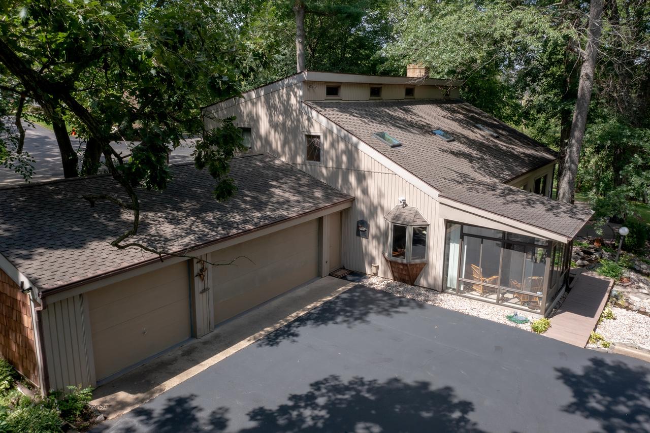 1607 Woodside Cir., Freeport, IL 61032