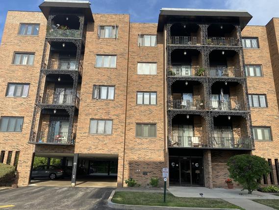 9335 Landings Ln. #301, Des Plaines, IL 60016