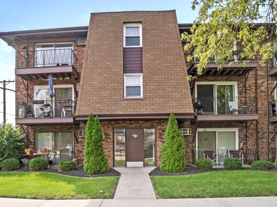 7005 99th St. #5, Chicago Ridge, IL 60415