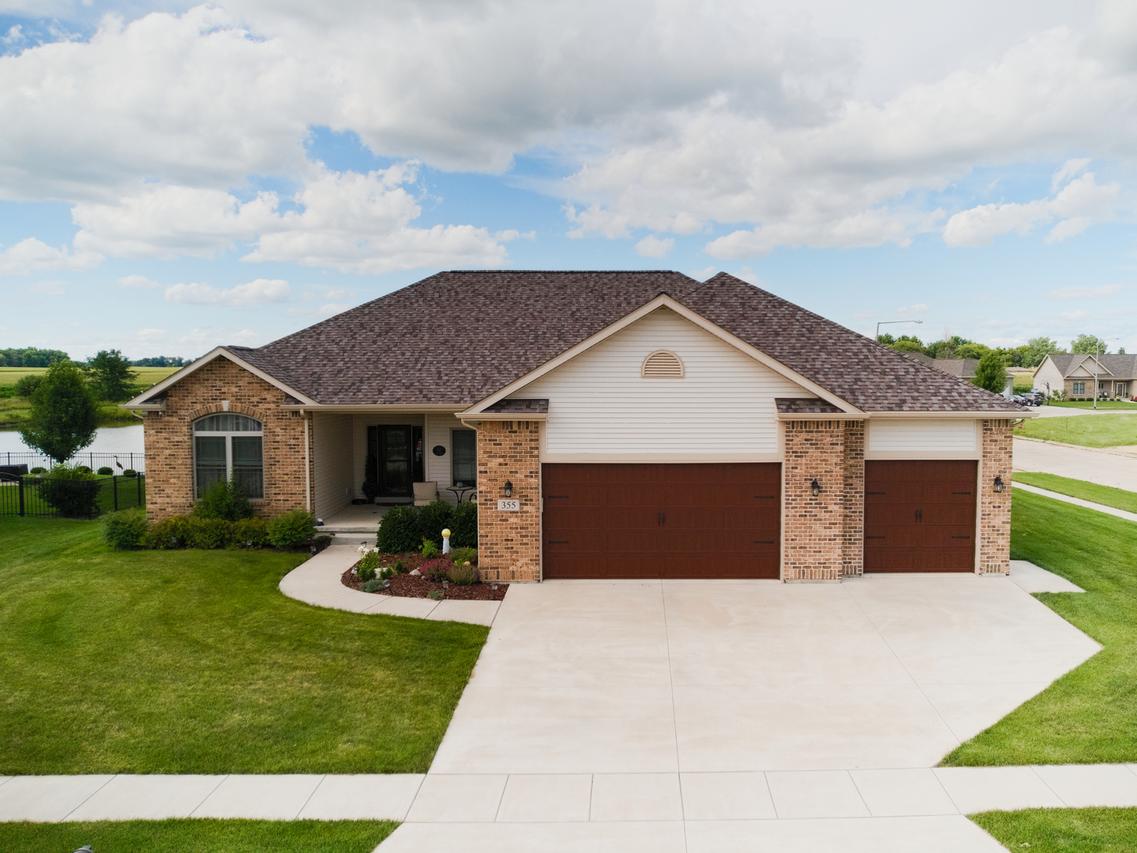 355 Brandon Pl., Sycamore, IL 60178