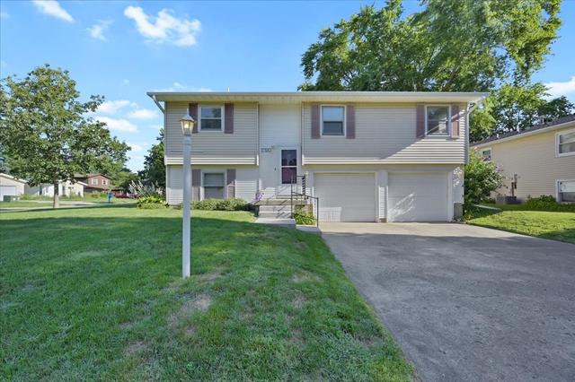 2320 Belmore Dr., Champaign, IL 61821