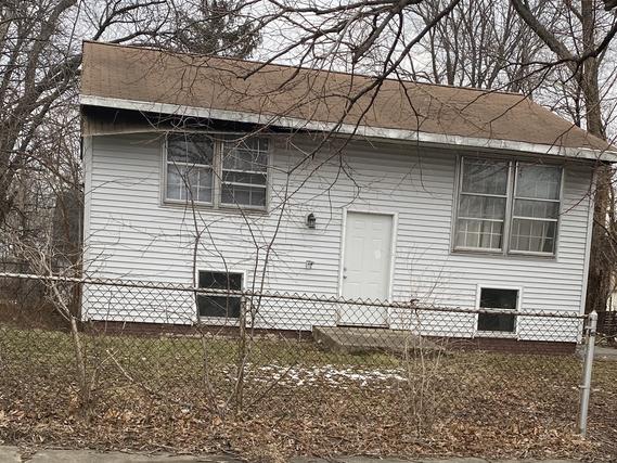 2449 Apache Ave., Sauk Village, IL 60411