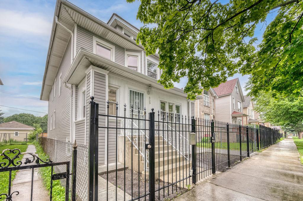 829 N Latrobe Ave., Chicago, IL 60651