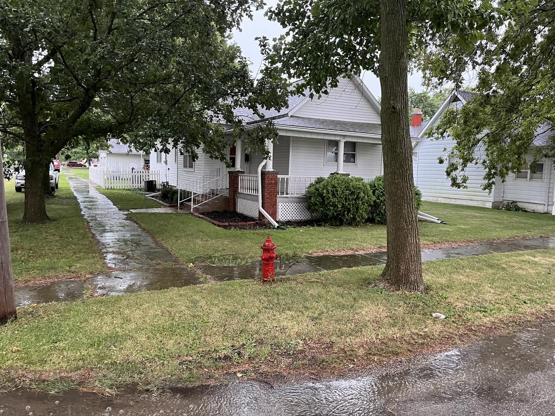 11 N Richman St., Villa Grove, IL 61956