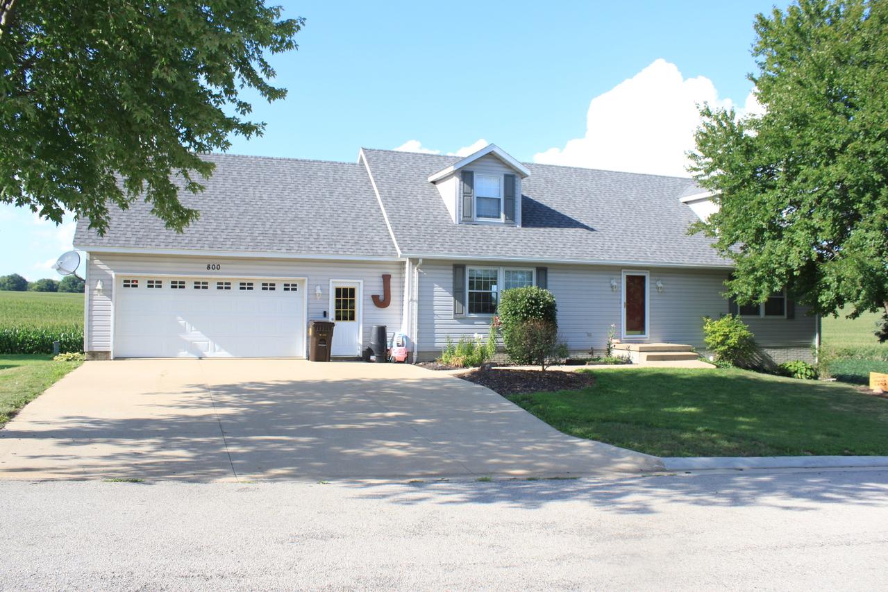 800 Sunset Dr., Morrison, IL 61270