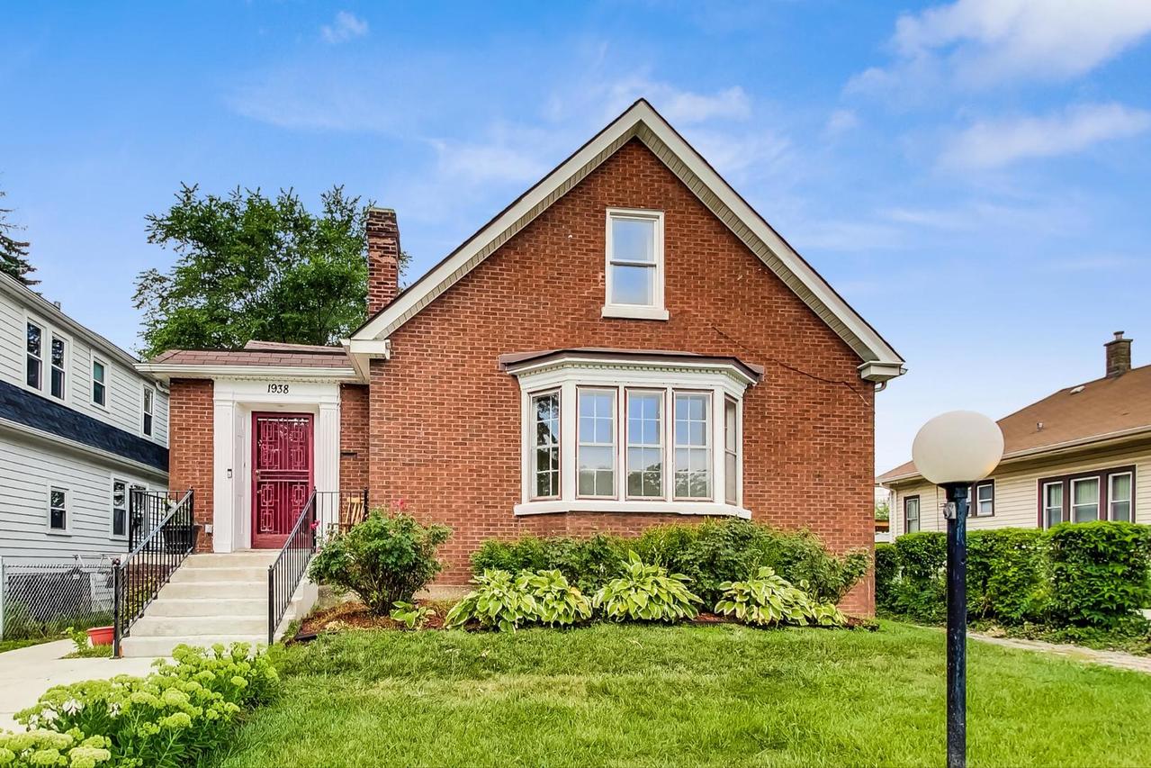 1938 S 9th Ave., Maywood, IL 60153