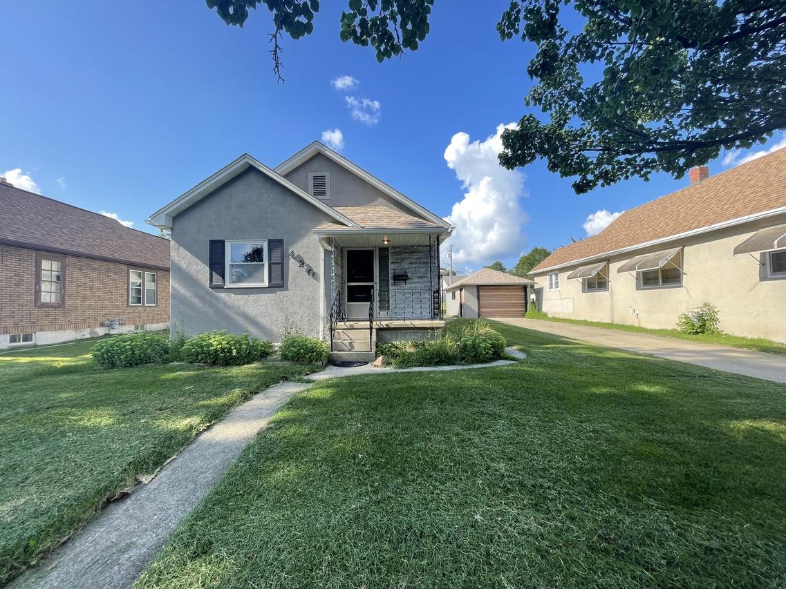 420 W 3rd St., Spring Valley, IL 61362
