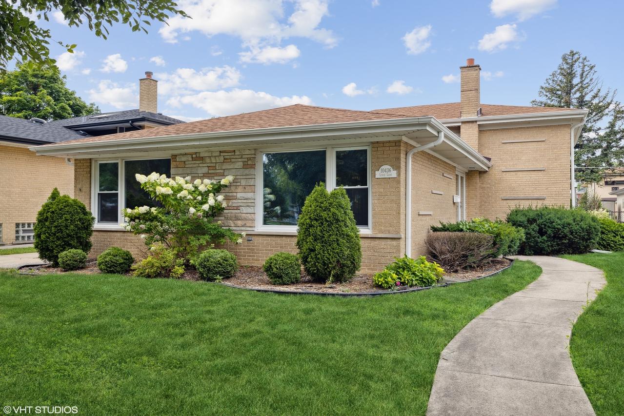 10436 S 51st Ave., Oak Lawn, IL 60453