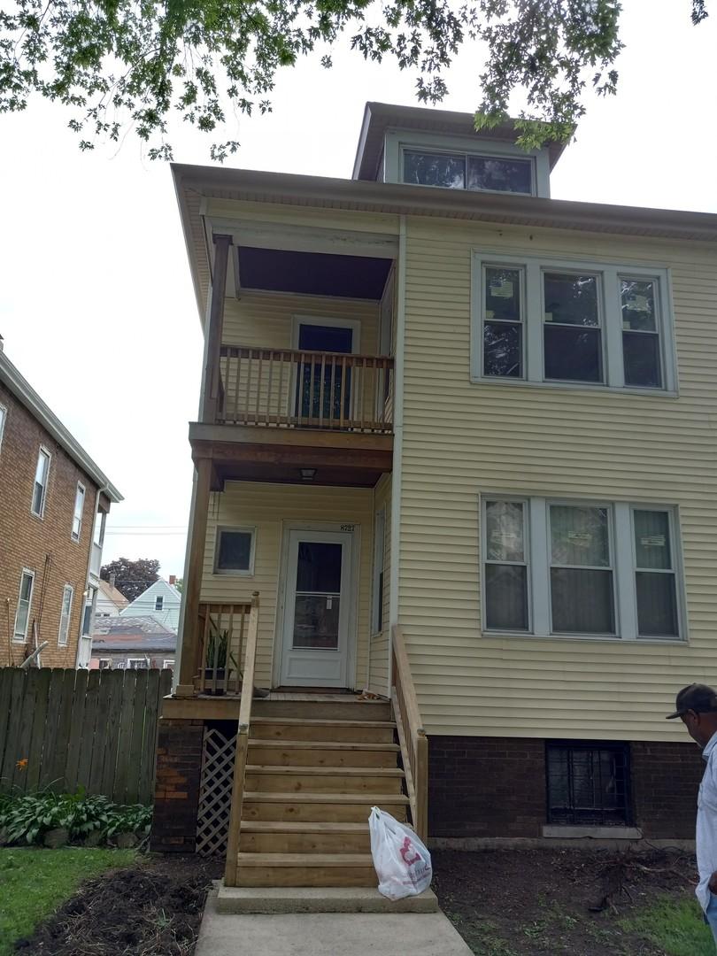 8727 S Colfax Ave., Chicago, IL 60617