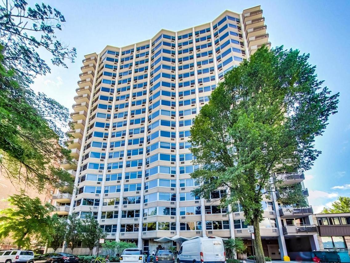 555 W Cornelia Ave. #906, Chicago, IL 60657