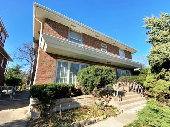 9730 S Longwood Dr., Chicago, IL 60643