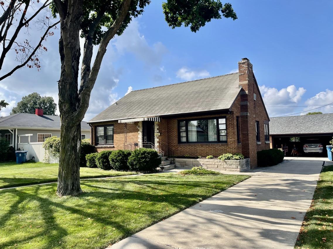 130 E 3rd St., Oglesby, IL 61348