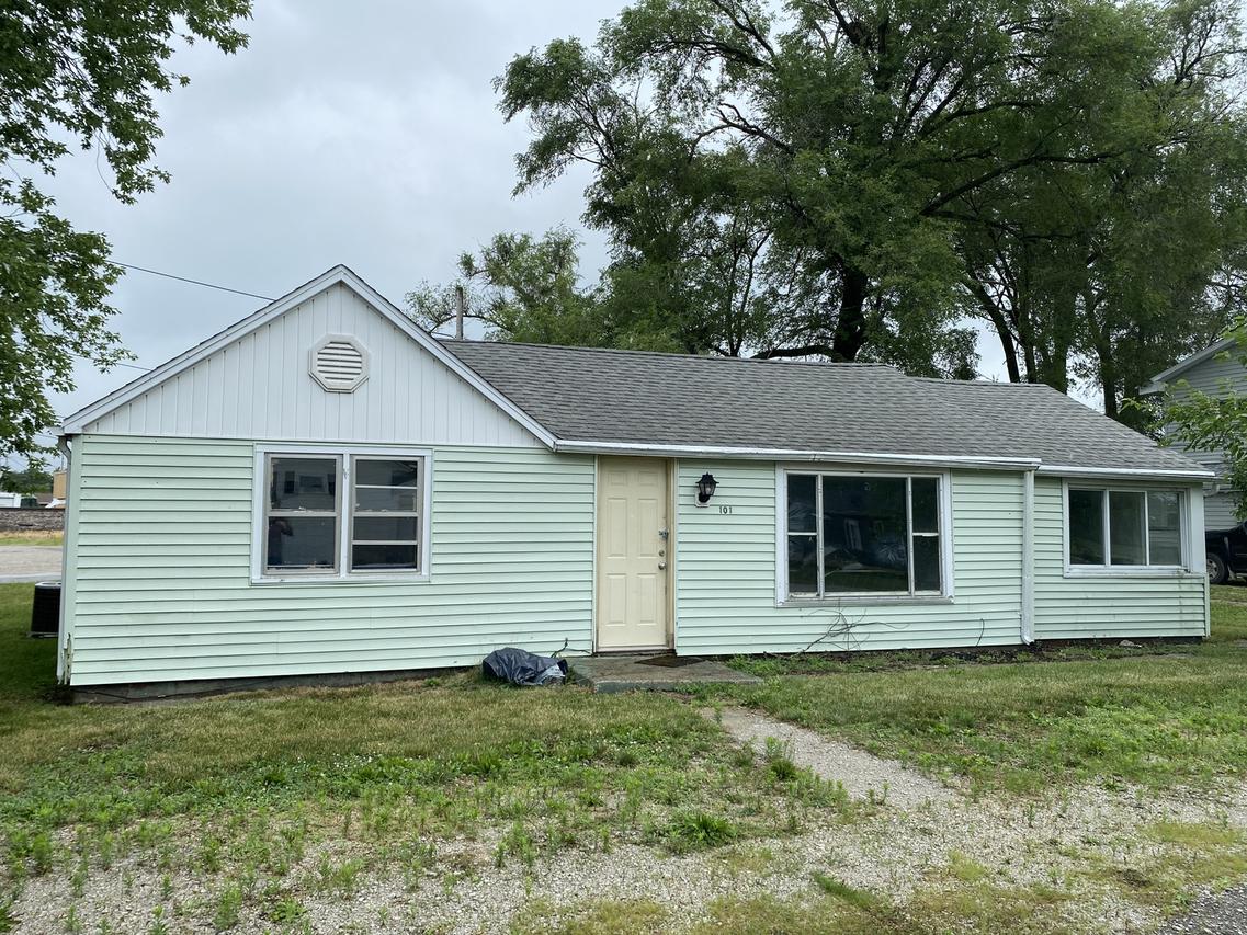 101 State St., Catlin, IL 61817