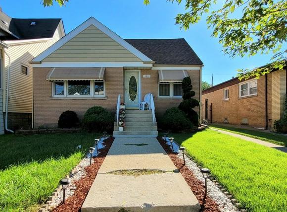 8830 S Winchester Ave., Chicago, IL 60620