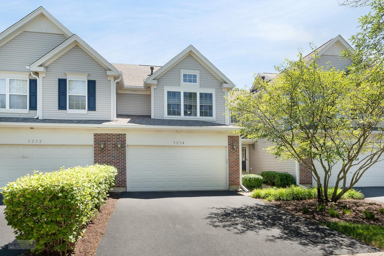 3254 Cool Springs Ct., Naperville, IL 60564