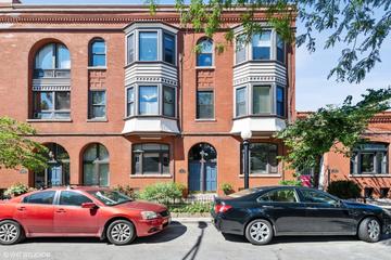 850 W Wisconsin St. #A, Chicago, IL 60614