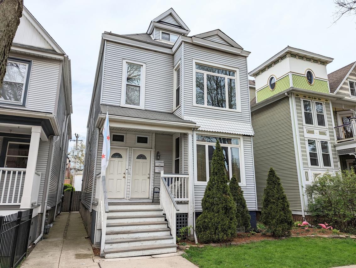 1856 W Berenice Ave., Chicago, IL 60613