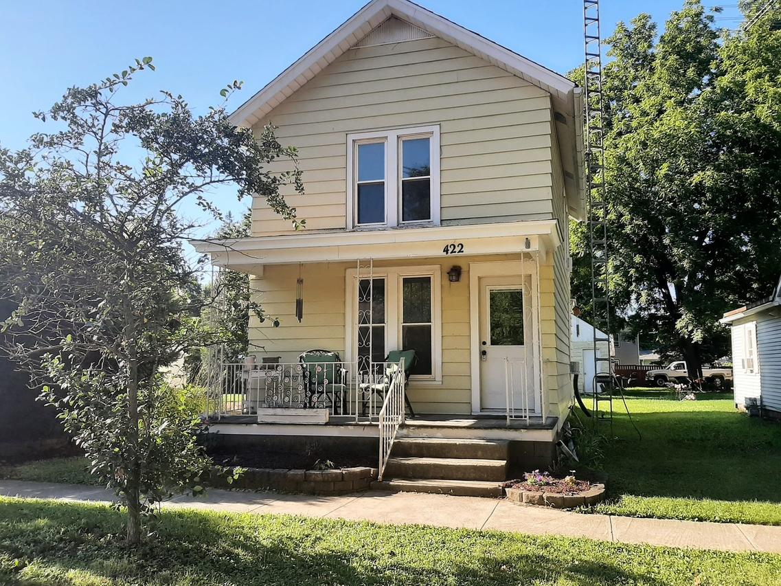 422 Main St., Steward, IL 60553