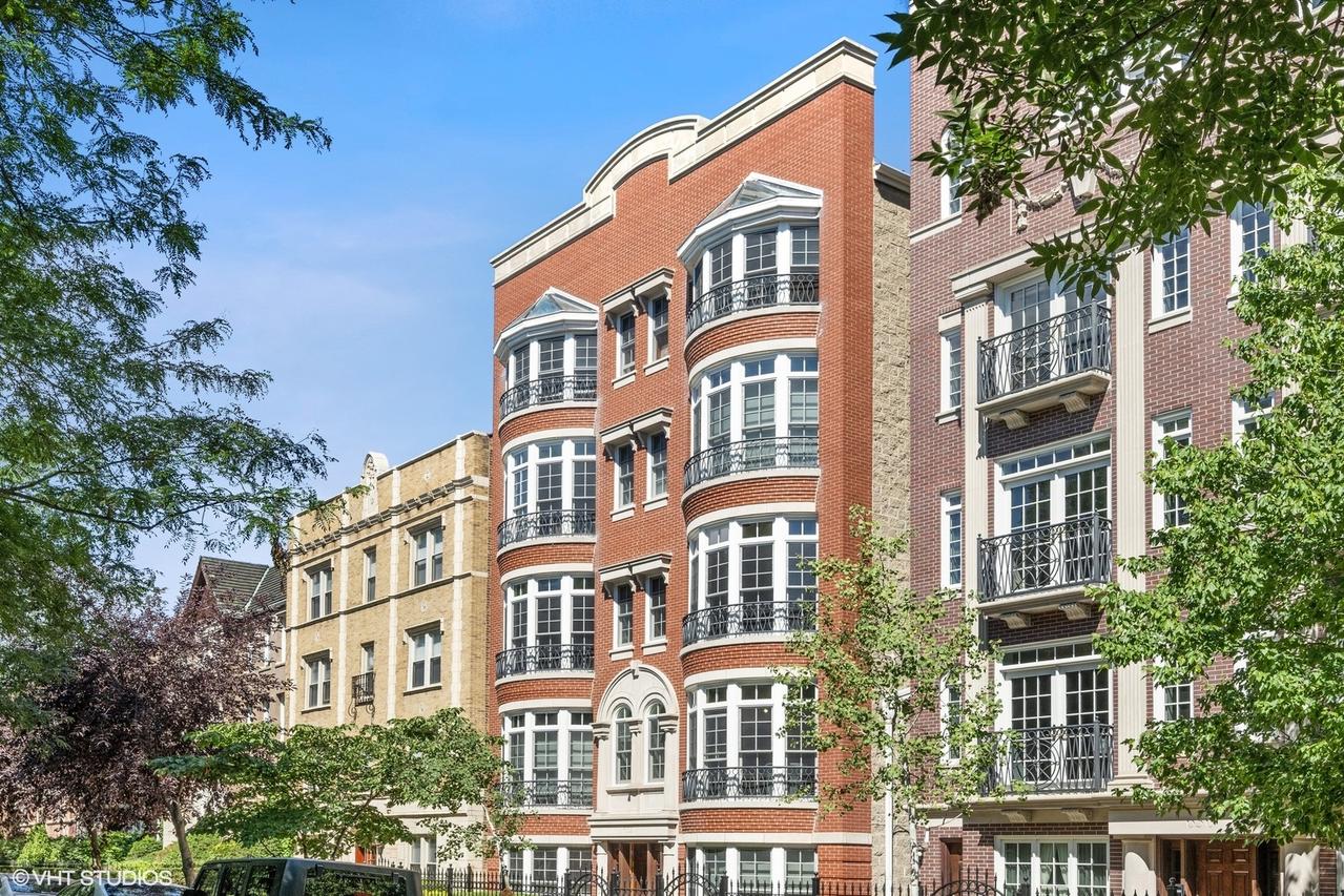 632 W Wrightwood Ave. #2E, Chicago, IL 60614