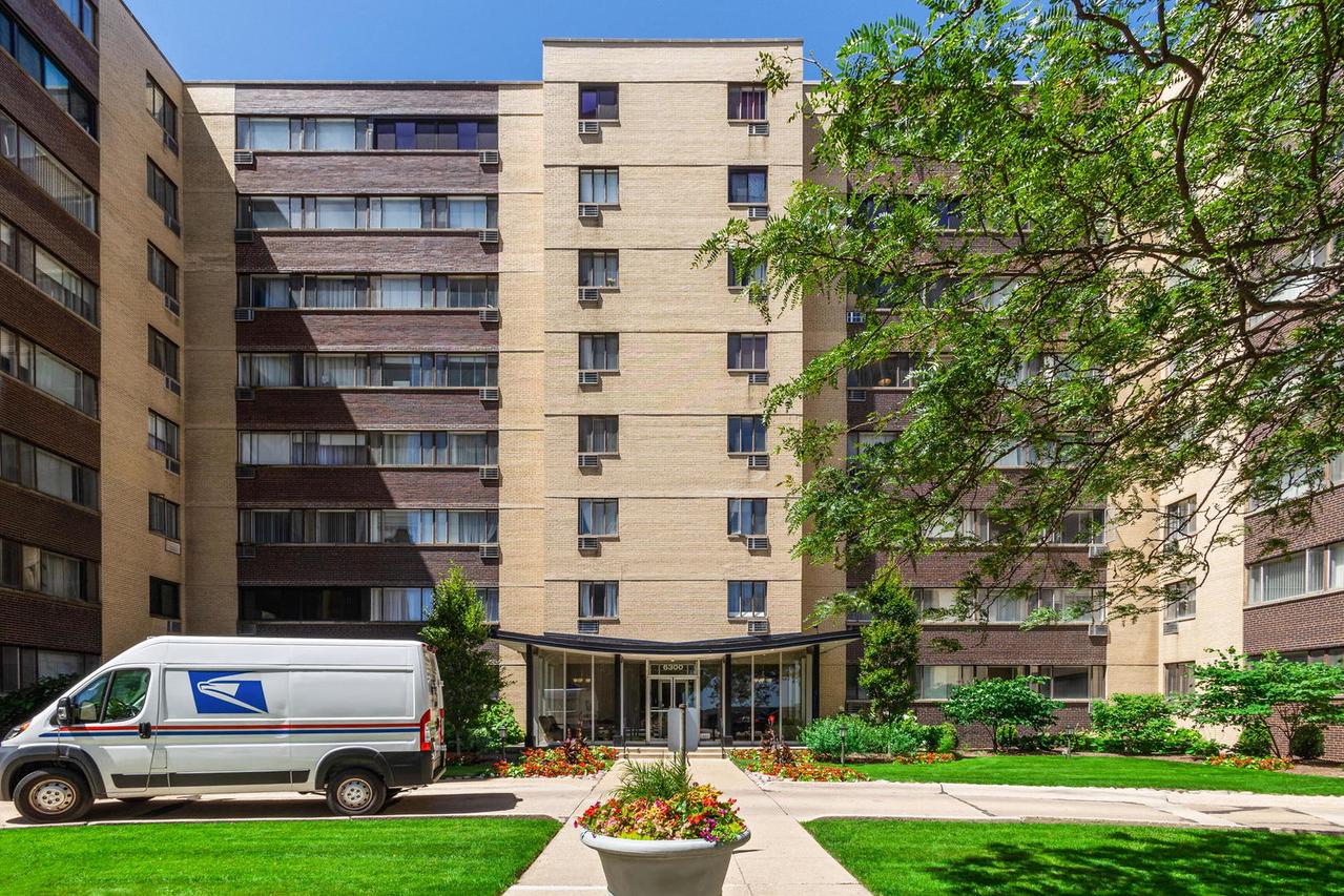 6300 N Sheridan Rd. #603, Chicago, IL 60660