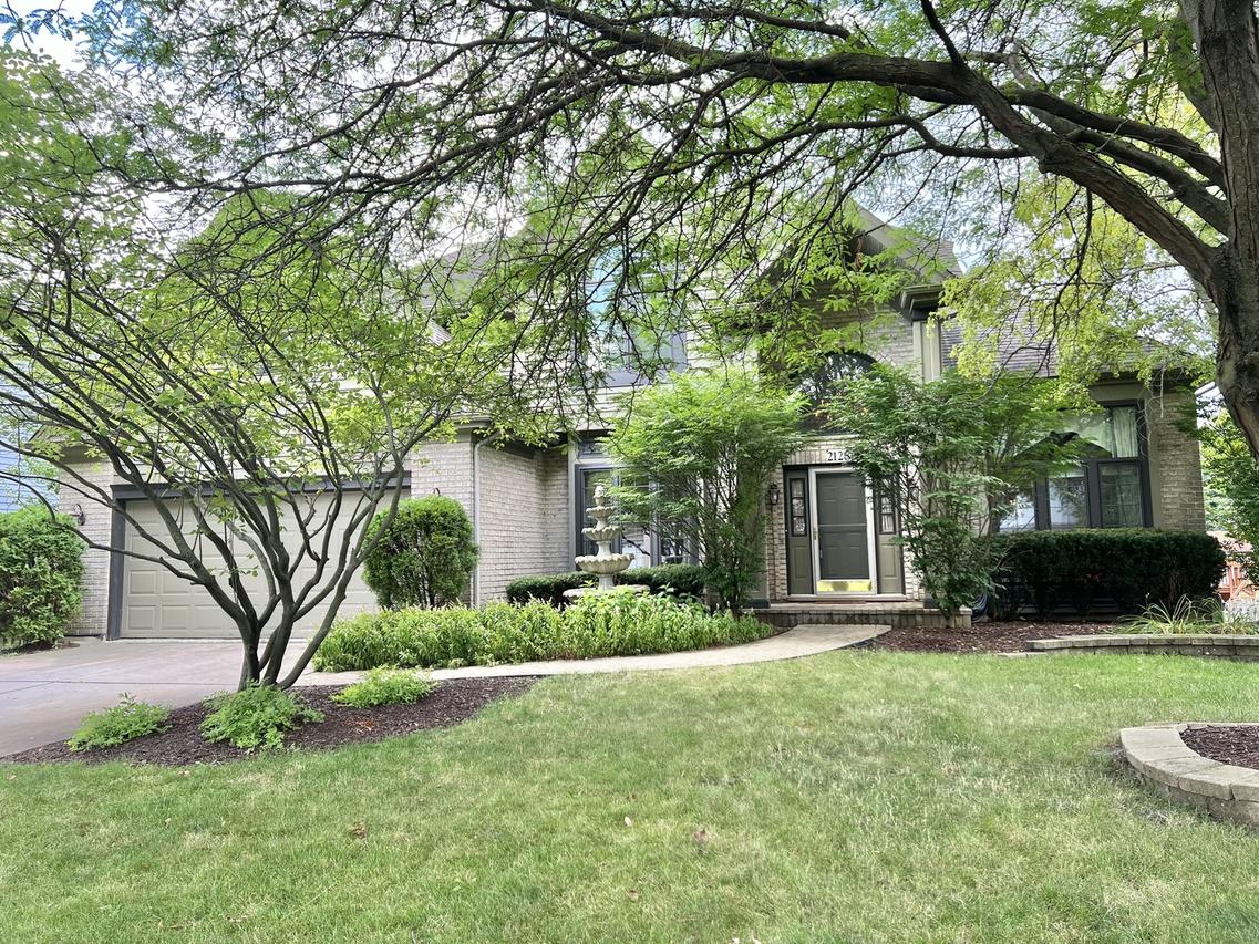2128 Yellowstar Ln., Naperville, IL 60564
