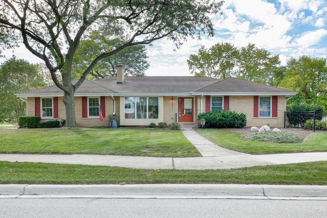 1200 60th Pl., Downers Grove, IL 60516