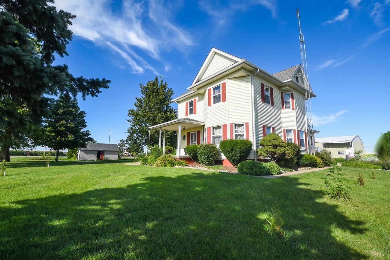 1196 Rockyford Rd., Amboy, IL 61310