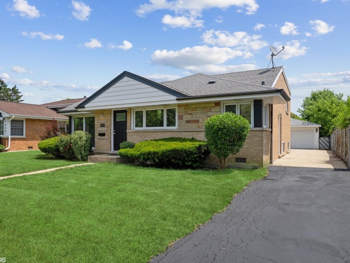 8639 N Osceola Ave., Niles, IL 60714