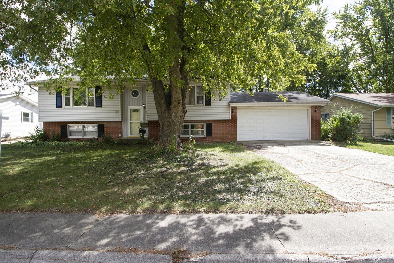 860 Edwin Dr., Bourbonnais, IL 60914