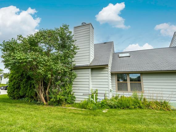 741 Colby Ct., Gurnee, IL 60031