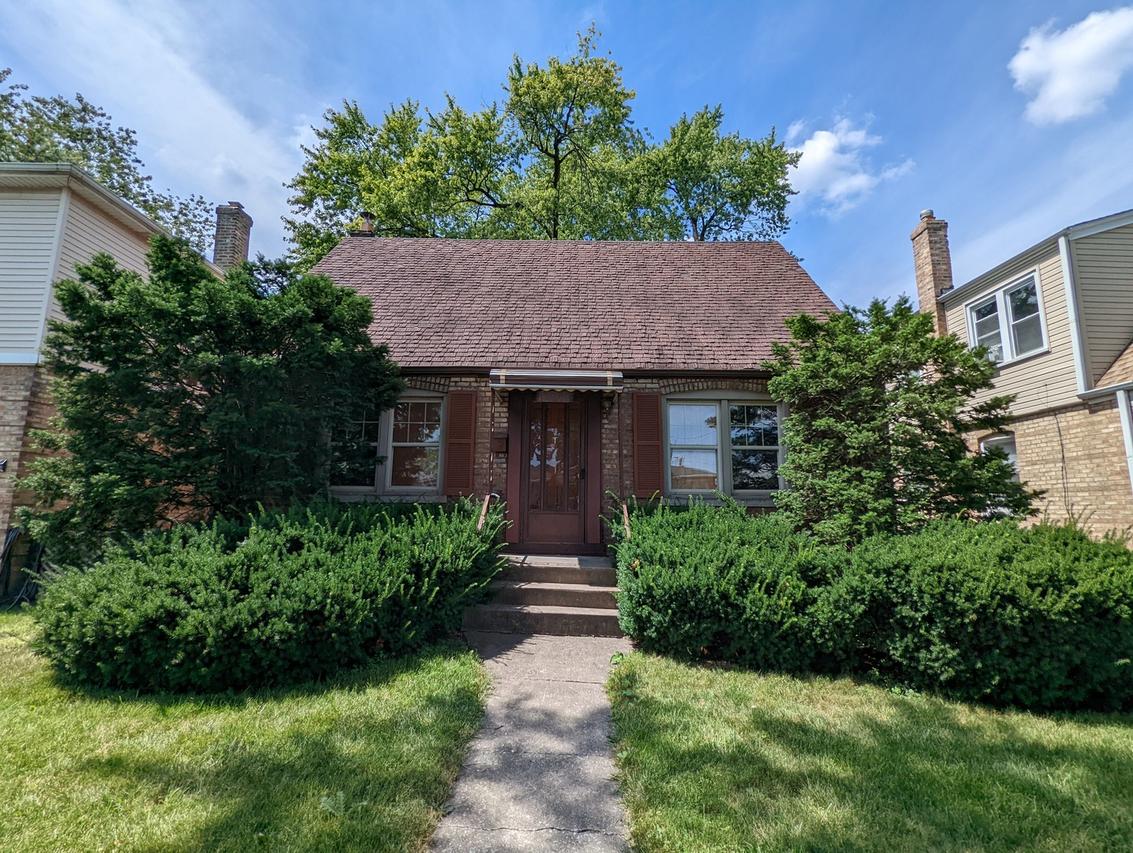5252 S Neenah Ave., Chicago, IL 60638