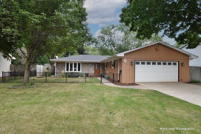 7 Walnut Dr., North Aurora, IL 60542