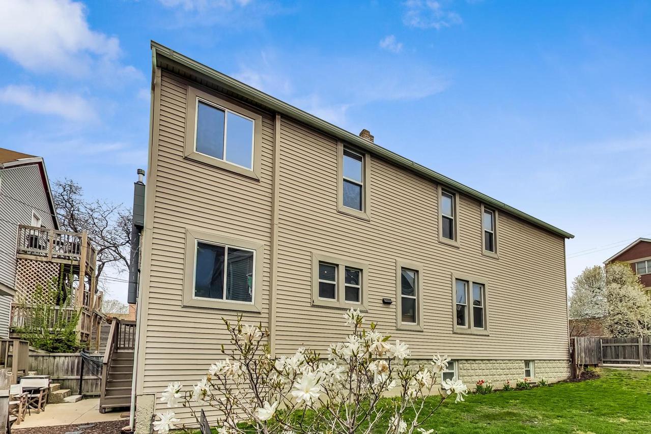 1702 S Jefferson St., Chicago, IL 60616