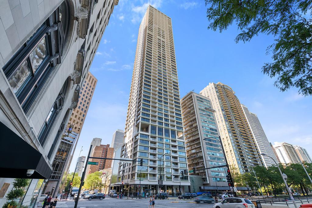 1000 N Lake Shore Plz. #39C, Chicago, IL 60611