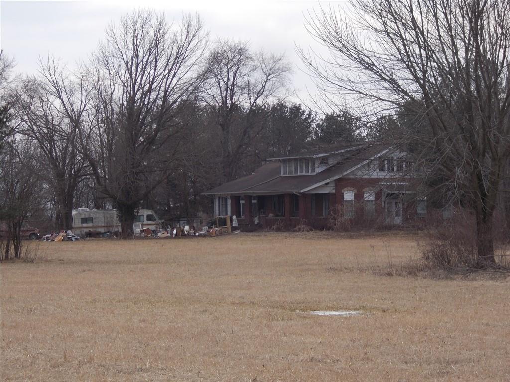 2566 E 1500 North Rd., Windsor, IL 61957