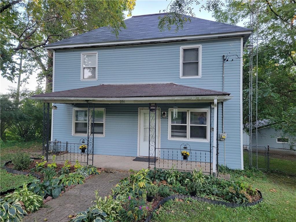 206 Superior St., Tower Hill, IL 62571