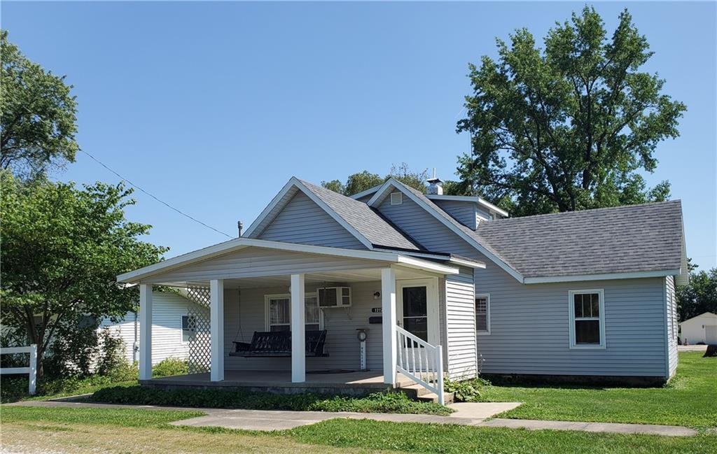 1212 W South 7th St., Shelbyville, IL 62565